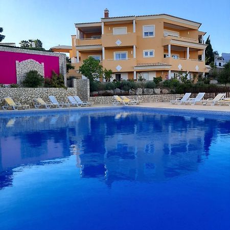 Lucie Lime Guesthouse Praia Da Luz Bagian luar foto