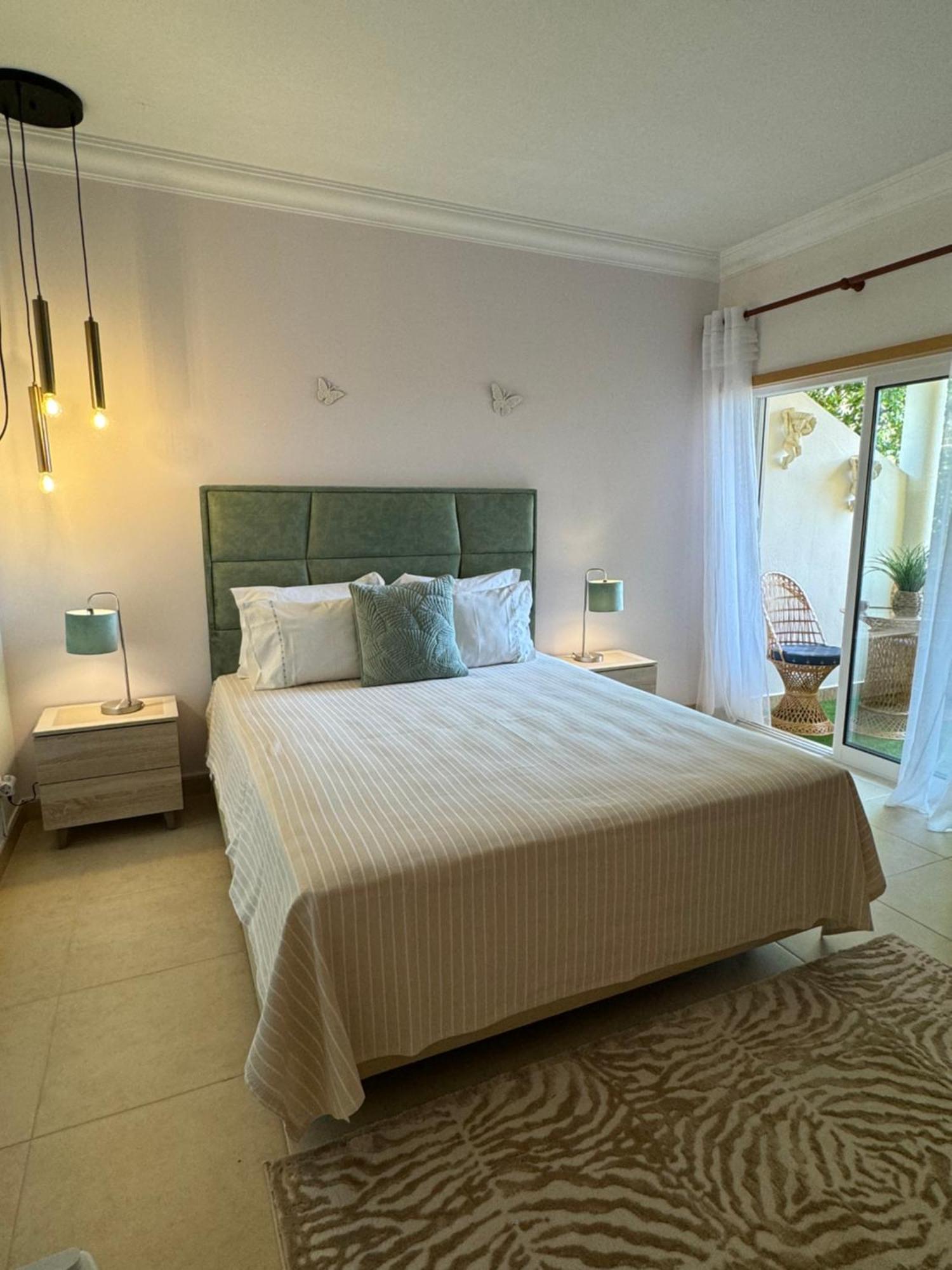 Lucie Lime Guesthouse Praia Da Luz Bagian luar foto