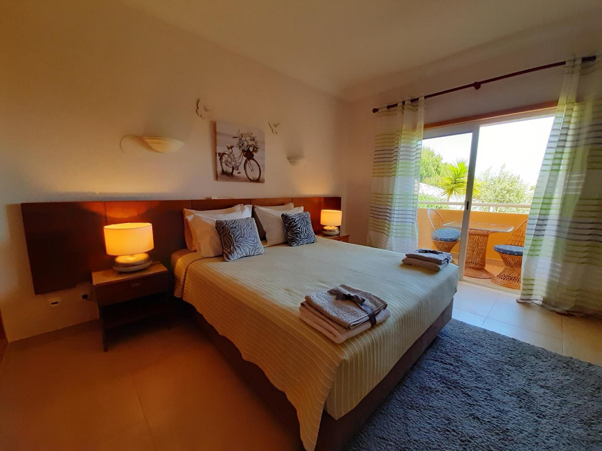 Lucie Lime Guesthouse Praia Da Luz Bagian luar foto