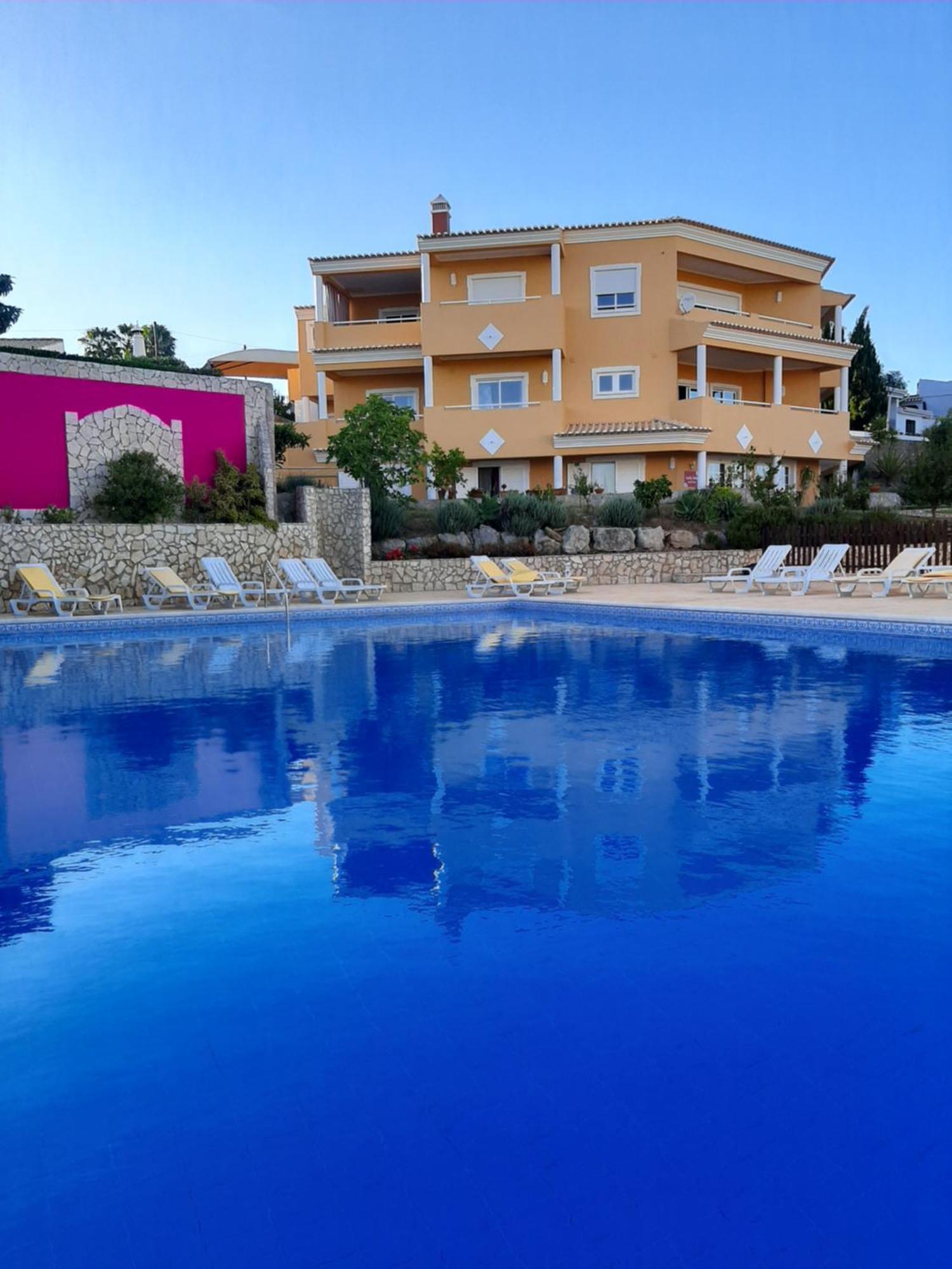 Lucie Lime Guesthouse Praia Da Luz Bagian luar foto
